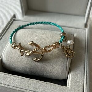Anchor bracelet